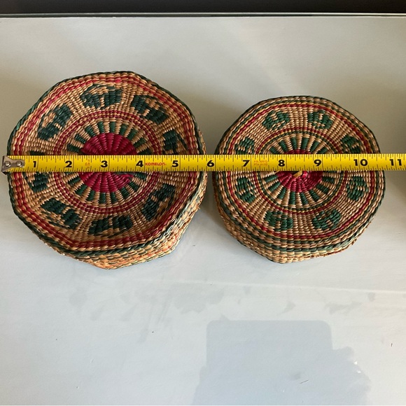 Vintage Sweetgrass Lidded Nesting Basket Set Of 2 - Picture 6 of 7